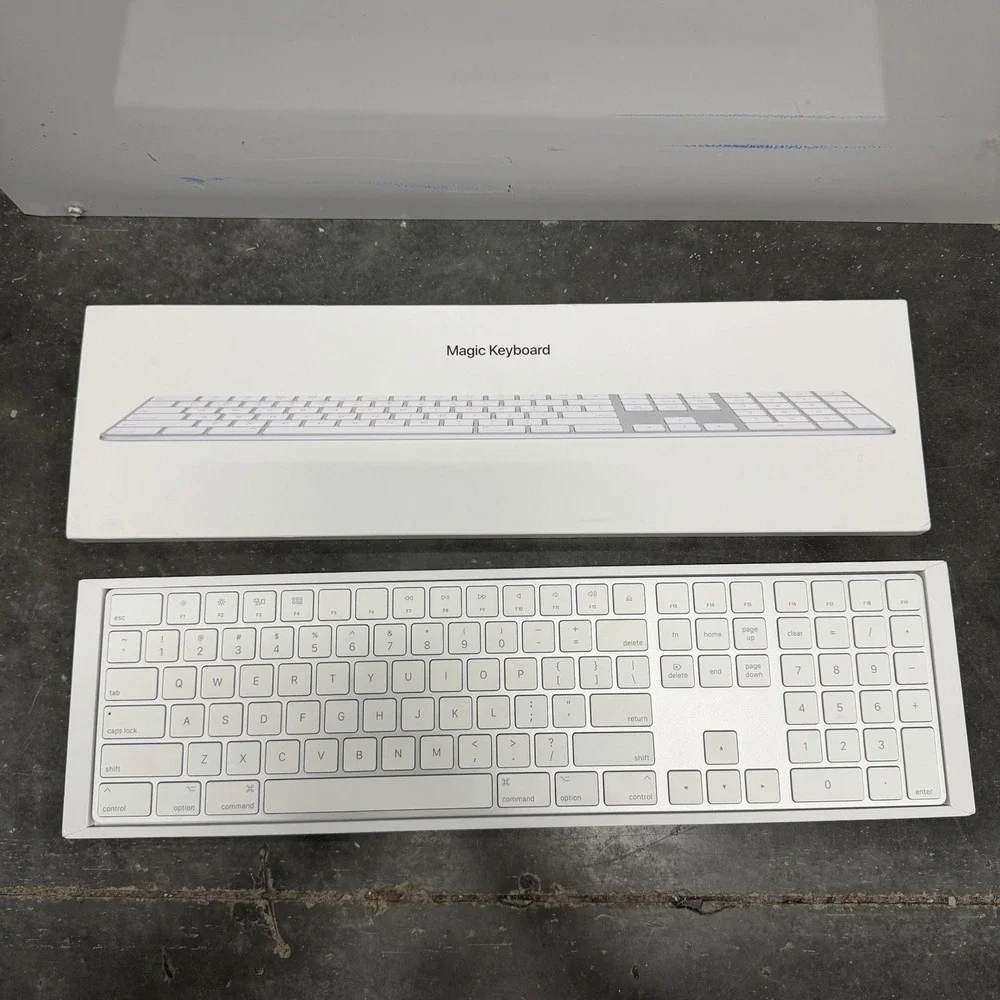 Apple Magic Keyboard with Numeric Keypad Wireless Bluetooth US English White